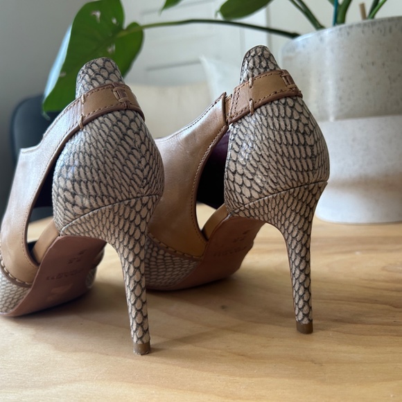 Coach Heels - Picture 3 of 6